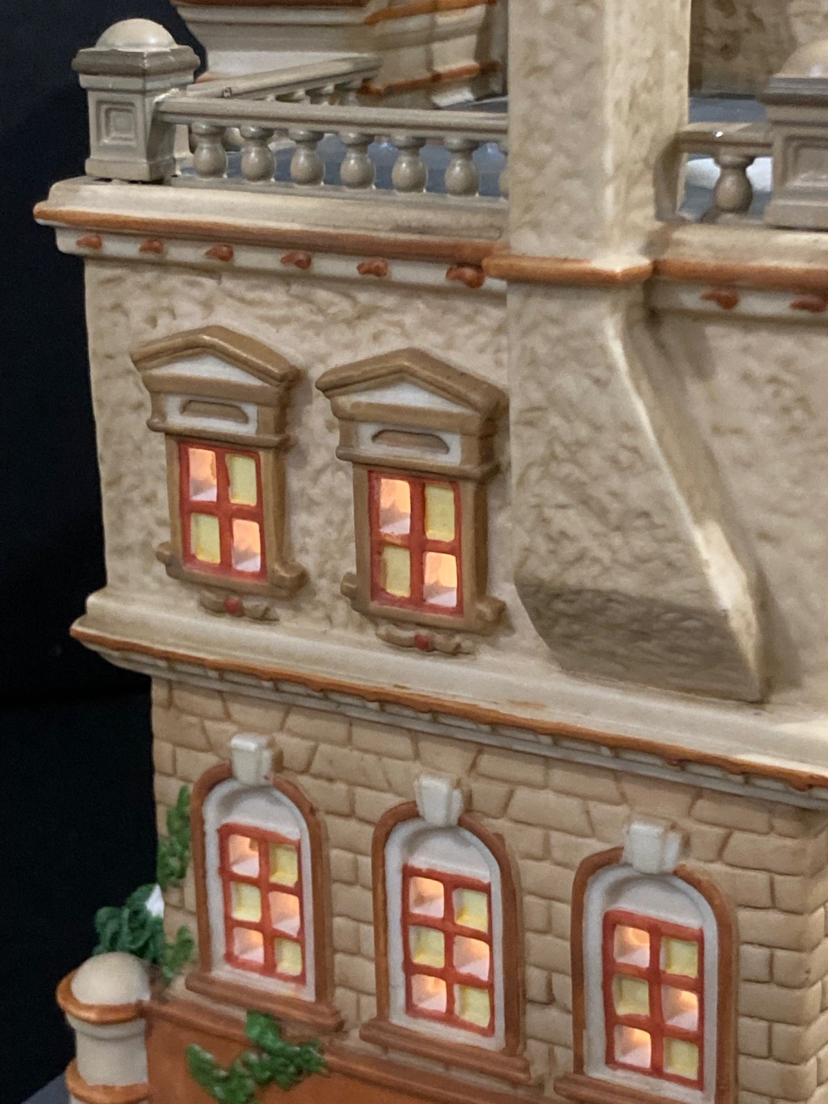 2005 Dept 56 Dickens Village Hickman Wells Gentlemen’s Club 56.58743 Retired!