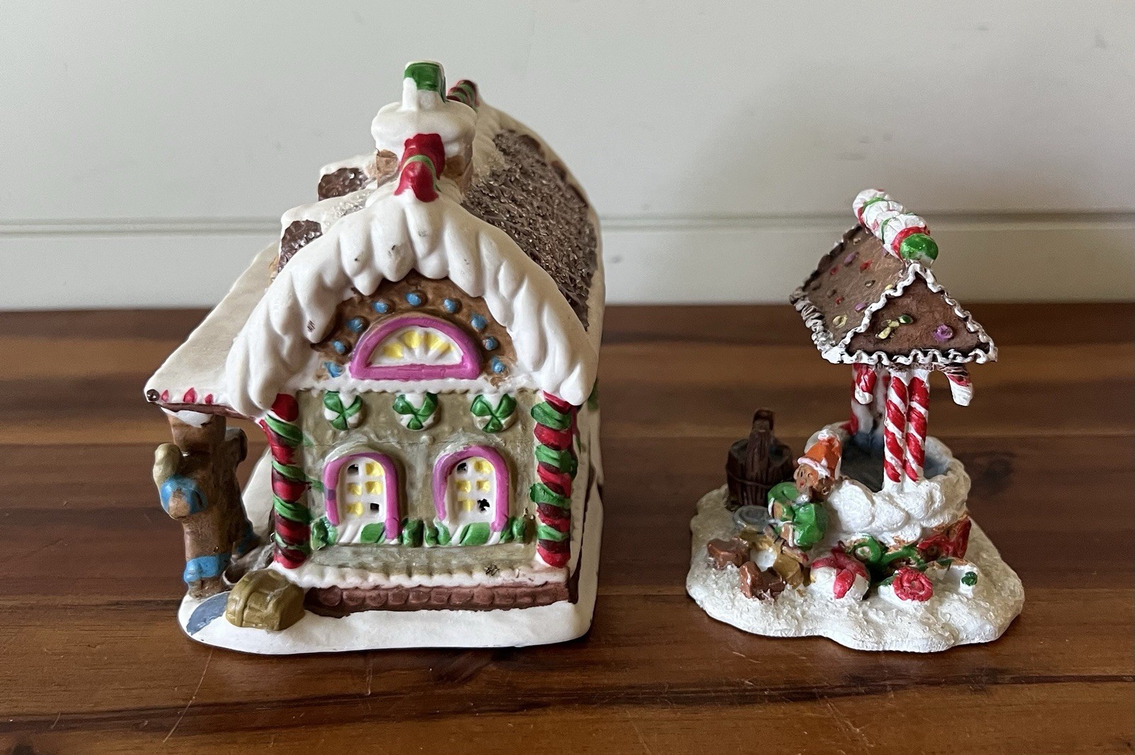 Greenbrier GingerFrost Lane Biscuit Factory 2005 & Wishing Well Christmas