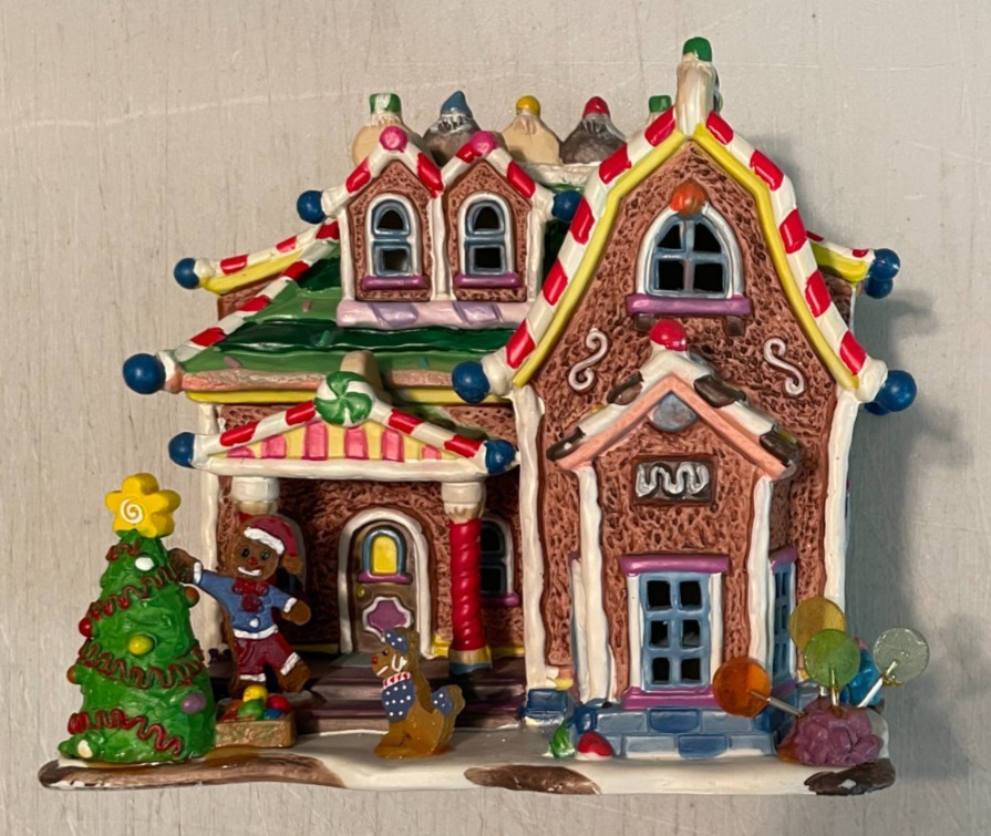LeMax Dandy’s Candy Gingerbread House circa 2005
