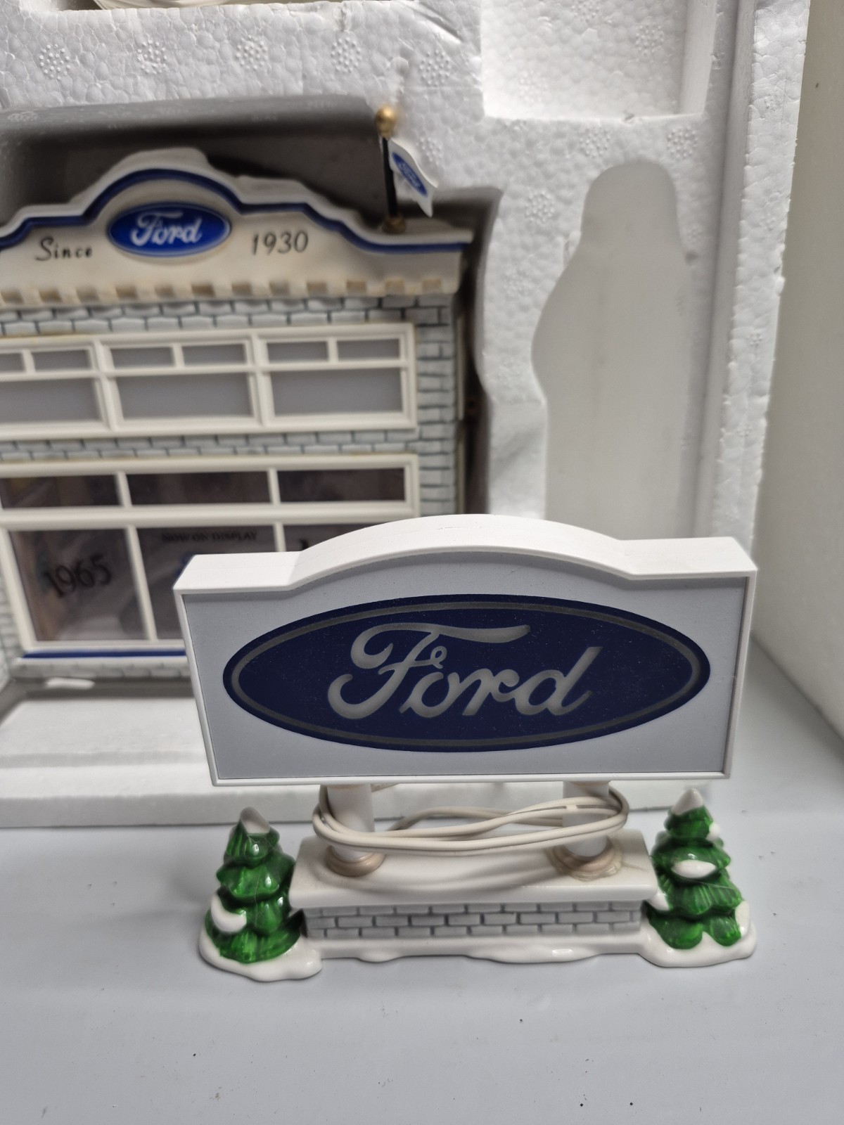 Dept 56 Uptown Motors Ford Set Of 3 Mustang Snow Village Original Box Tested