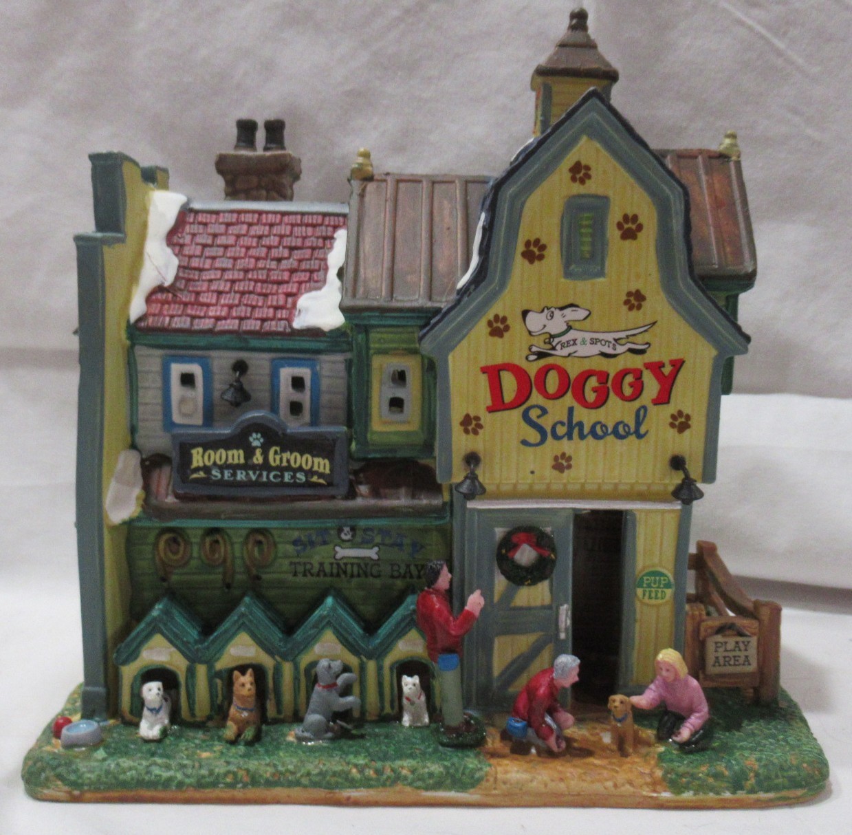 Lemax Christmas Village REX & SPOT’S DOGGY SCHOOL Porcelain Building Light-up