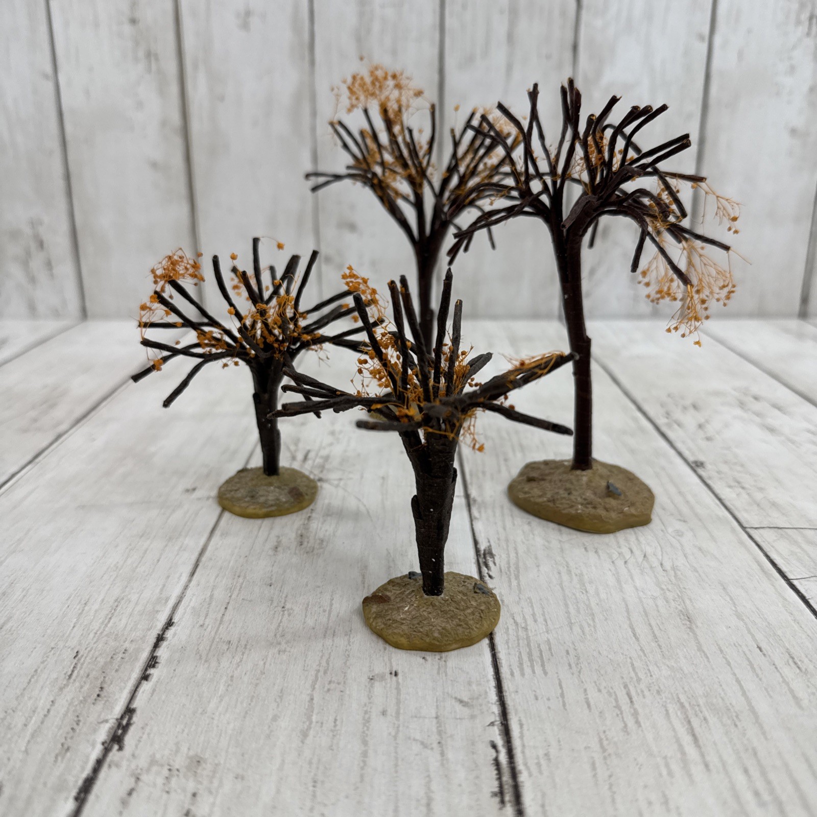 Lemax Village Arbre set 4 fall Trees 2@ 6 inch 2 @ 4 inch brown and orange
