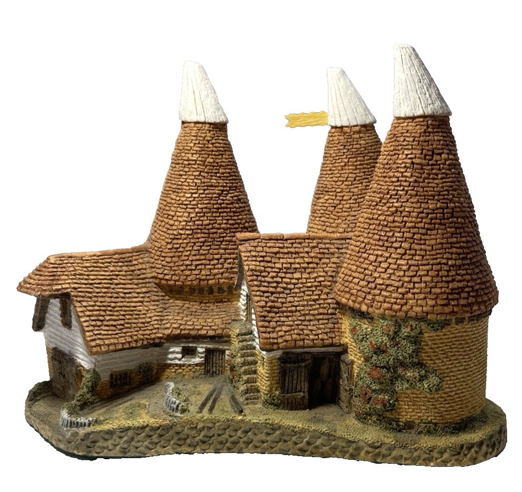David Winter “Triple Oast” 1981 Regions Collection with Box