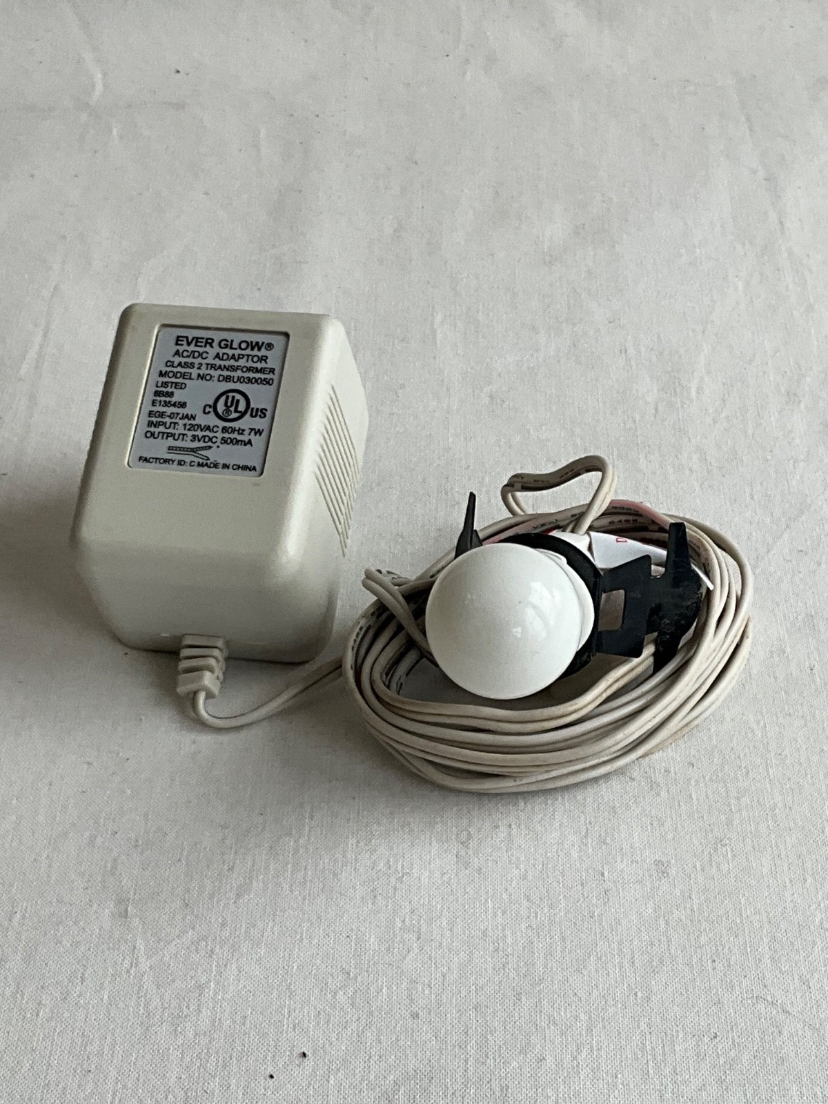 Dept 56 Accessory Adaptor Plug Snow Village Buds T.V. and Hi-Fi – 56.55612