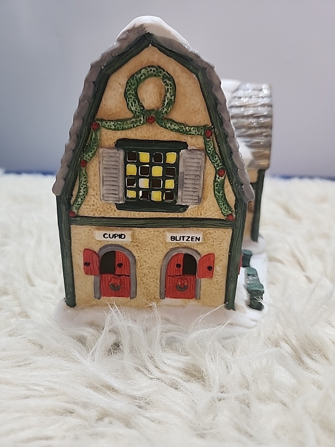 Kringle Mountain North Pole Christmas Village Lot Of 3 Elves,Reindeer,Santa