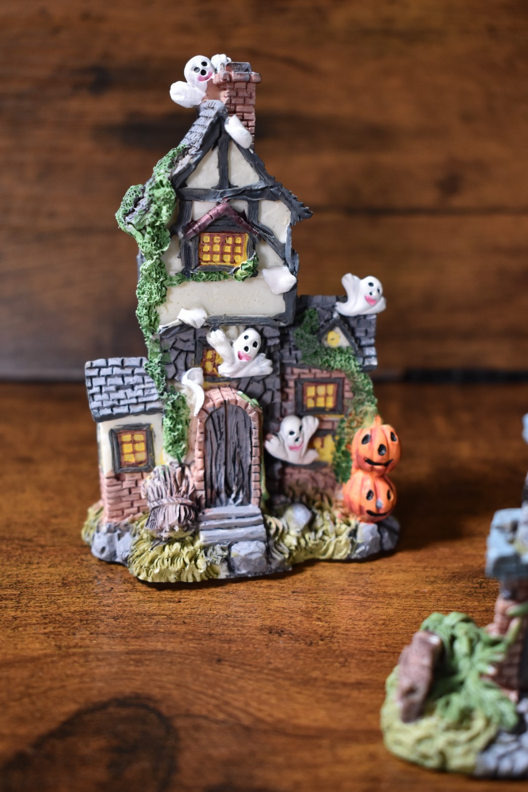 Lot of 2 Vintage K’s Collection Halloween Miniature Houses Resin Decor