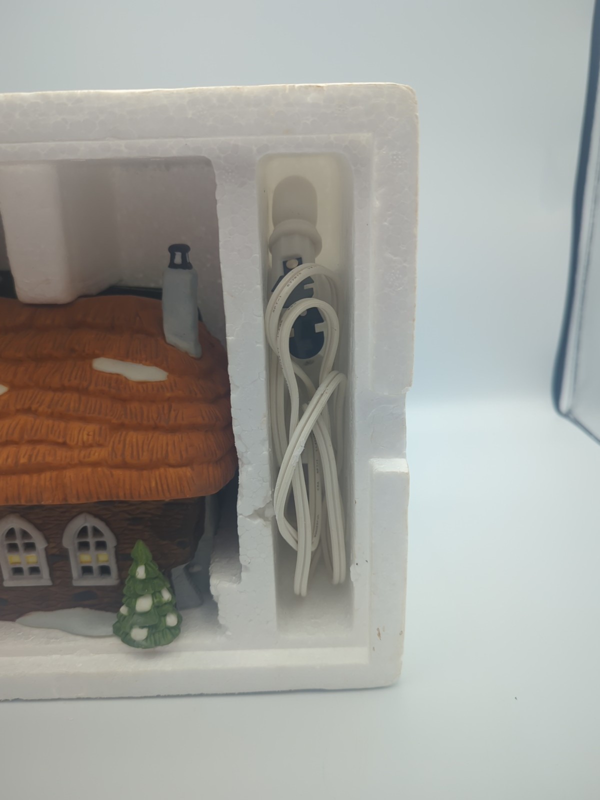 Dept 56 Ivy Glen Church Retired 1988 Dickens Christmas Village w/ Light & Carton