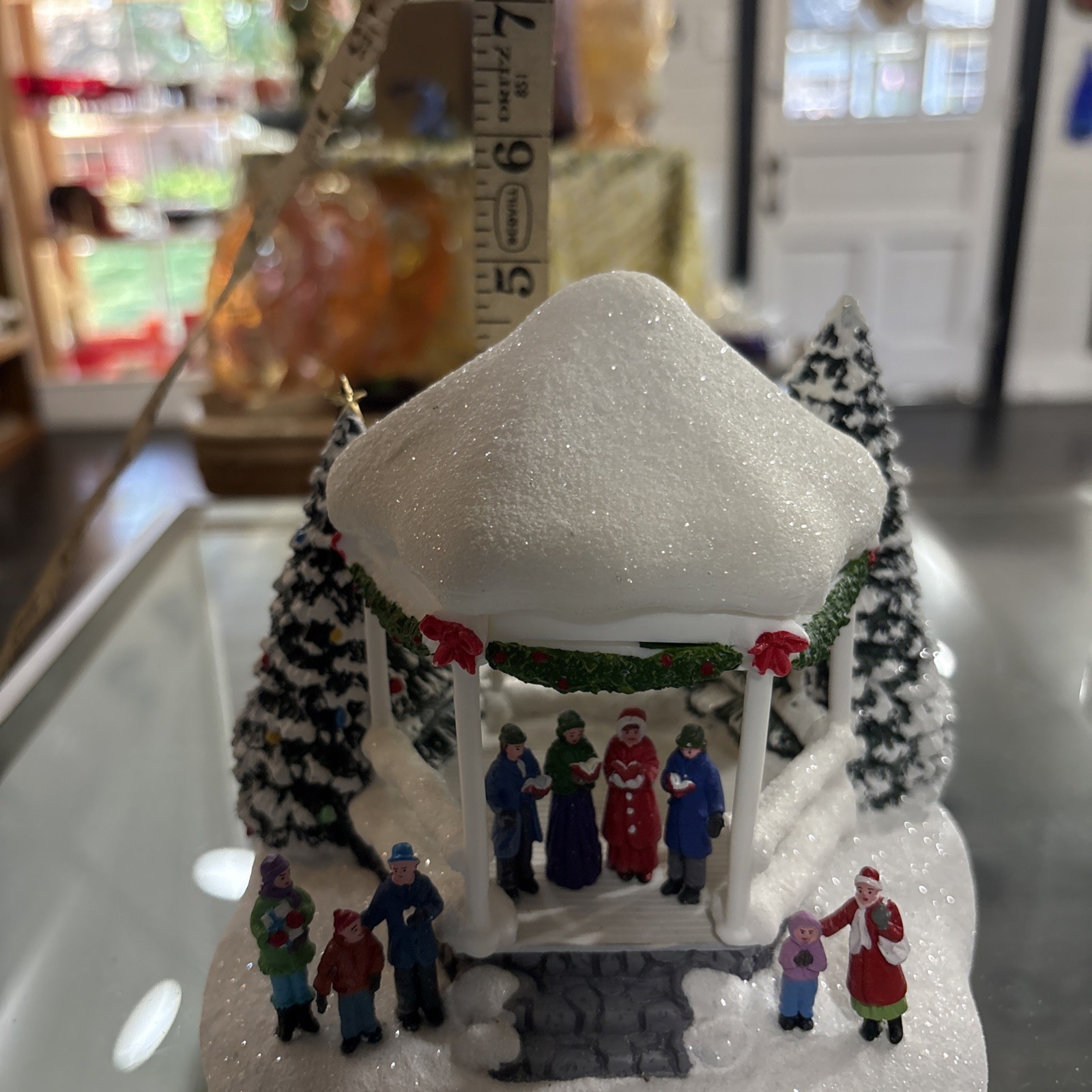 Thomas Kinkade Teleflora 2023 Sweet Sounds Of Christmas Lighted Carolers Gazebo