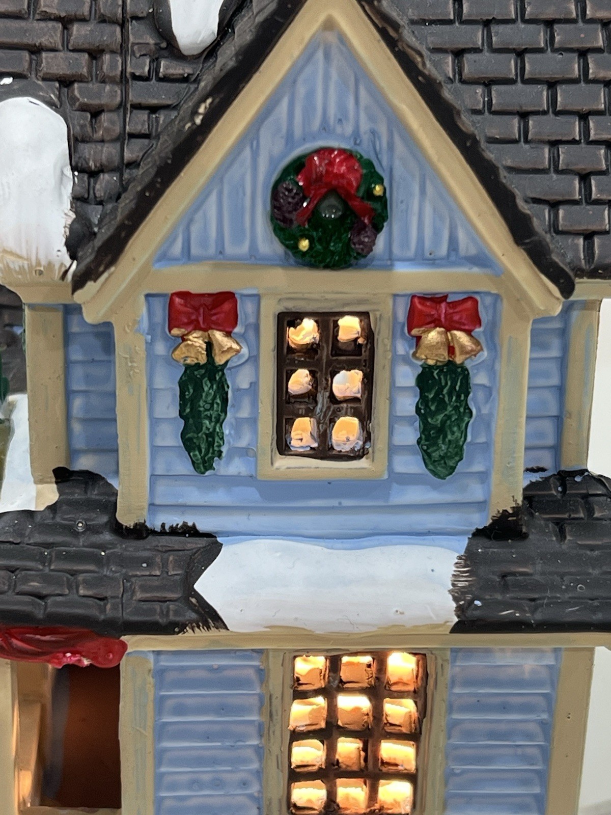 Lemax “Christmas Joy Residence” Porcelain Lighted Building 2023 Excellent & RARE