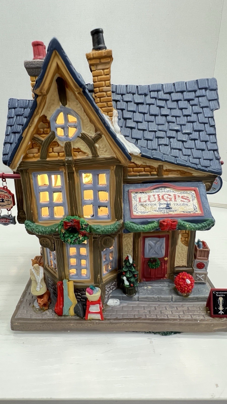 Lemax Holidays & Seasons “Luigi’s Custom Tailor” 35543 Retired 2013 RARE And NEW