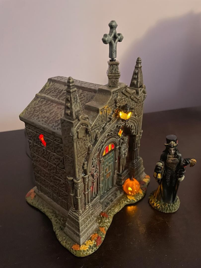 Dept 56 Halloween Rest in Peace 2023 sold w/ Madame Laveau NIB Lit Ceramic Crypt