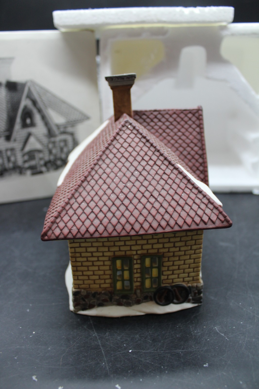 DEPARTMENT 56 “APPLE VALLEY SCHOOL” NEW ENGLAND SERIES #56172