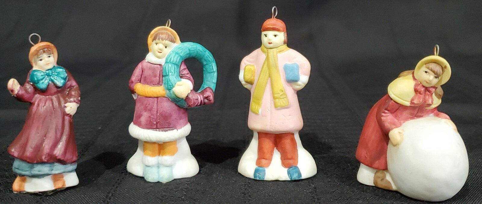 WINTER GIRLS KIDS w/ WREATH SNOWMAN Christmas Village Kmart 4 FIGURES ORNAMENTS