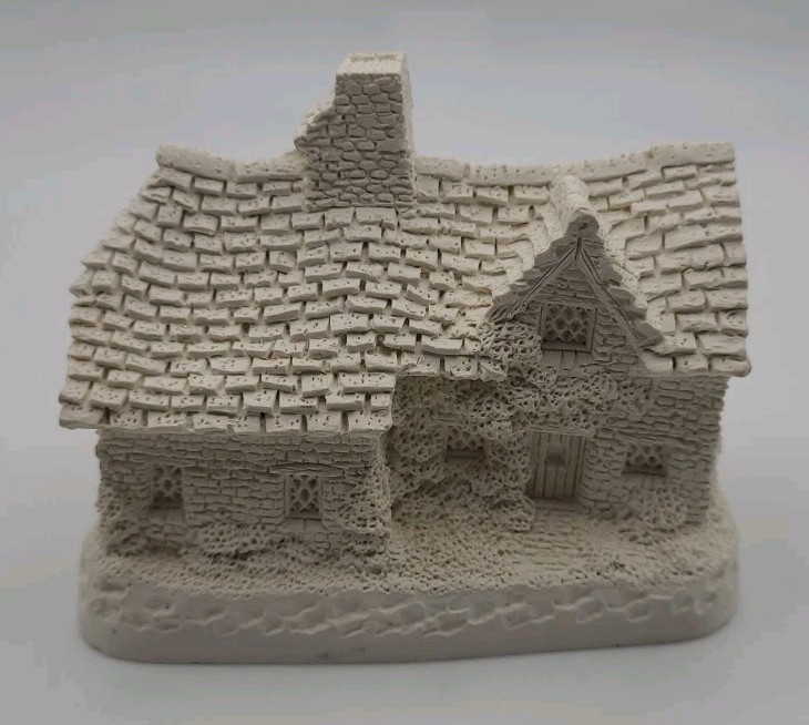 David Winter Sussex Cottage 1982 Very Rare White Unpainted!!! Vintage