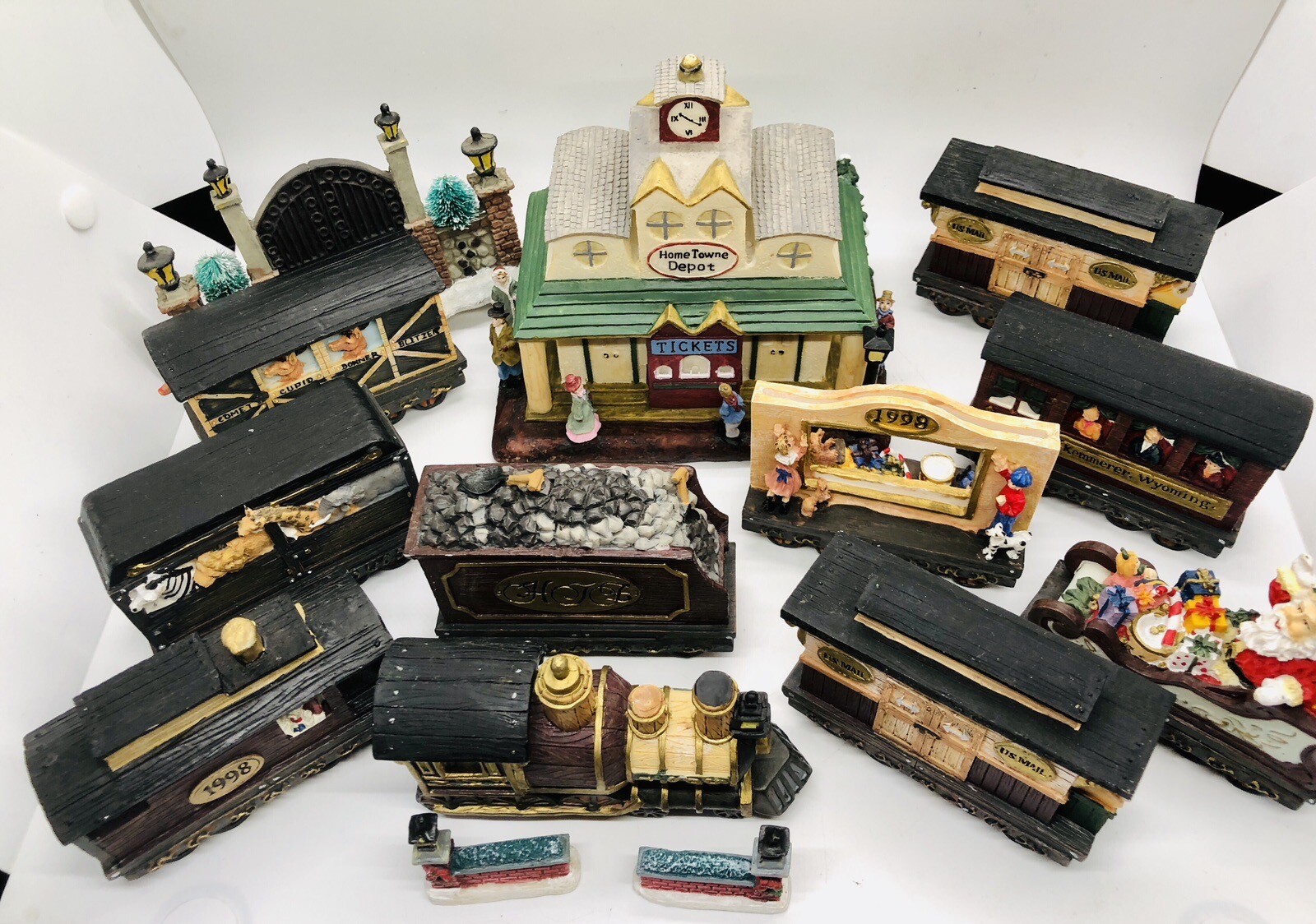 1998 JC Penney Home Towne Depot 14 Piece Christmas Set No Boxes