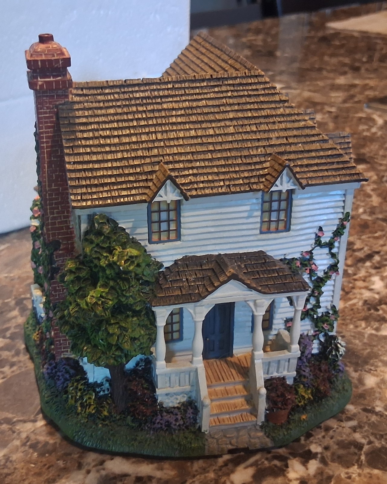 Thomas Kinkade Hawthorne Village House Victorian Garden II Christmas Village