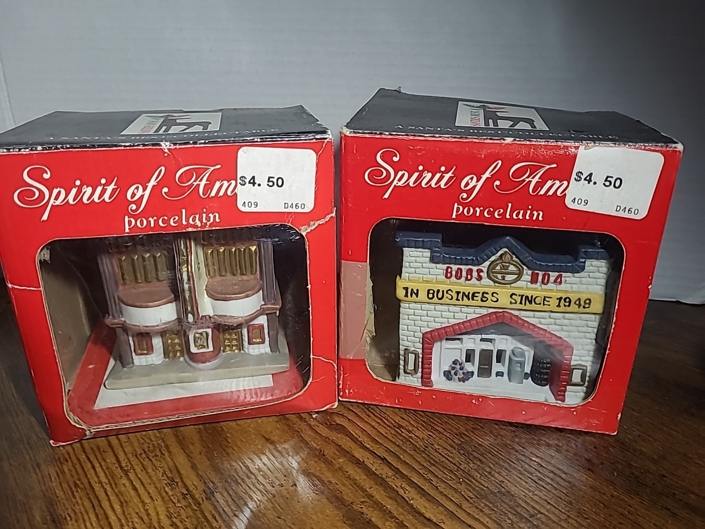 Spirit Of America,Santa’s Best ~ Porcelain Christmas Bank And Theater ~1994 VTG