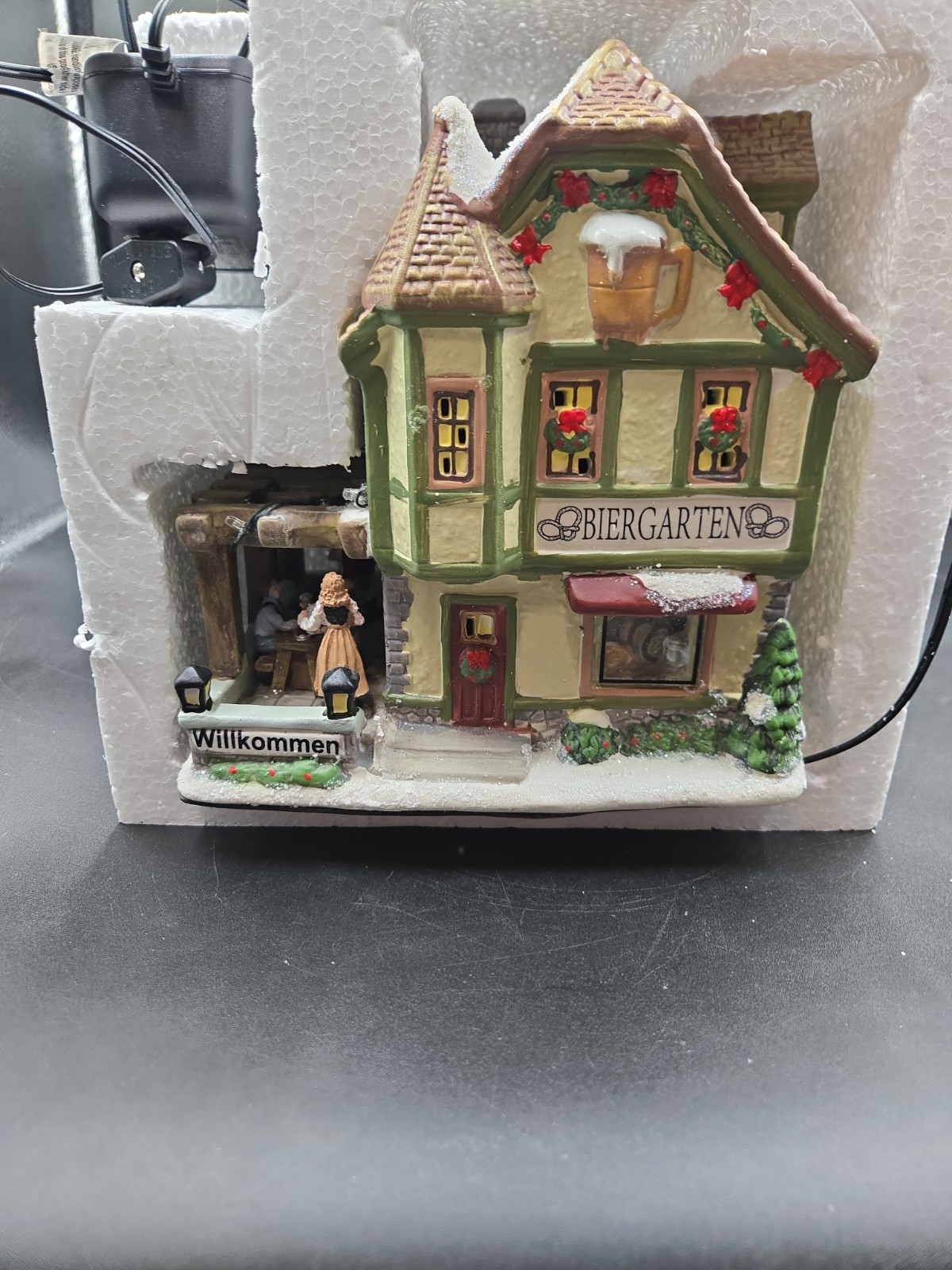 St. Nicholas Square Biergarten Beer Garden Building w/Box Retired Beergarden NEW