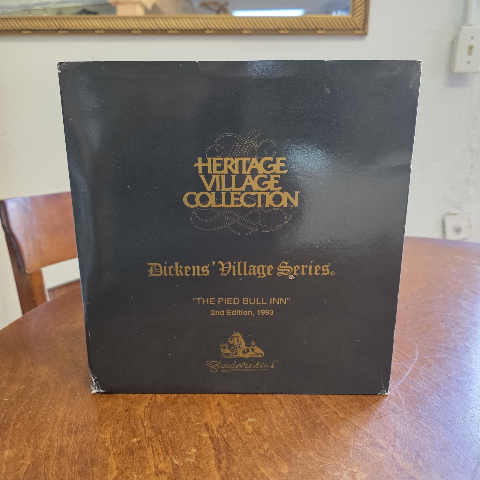 The Heritage Village Collection Dickens Village Series The Pied Bull Inn 1993
