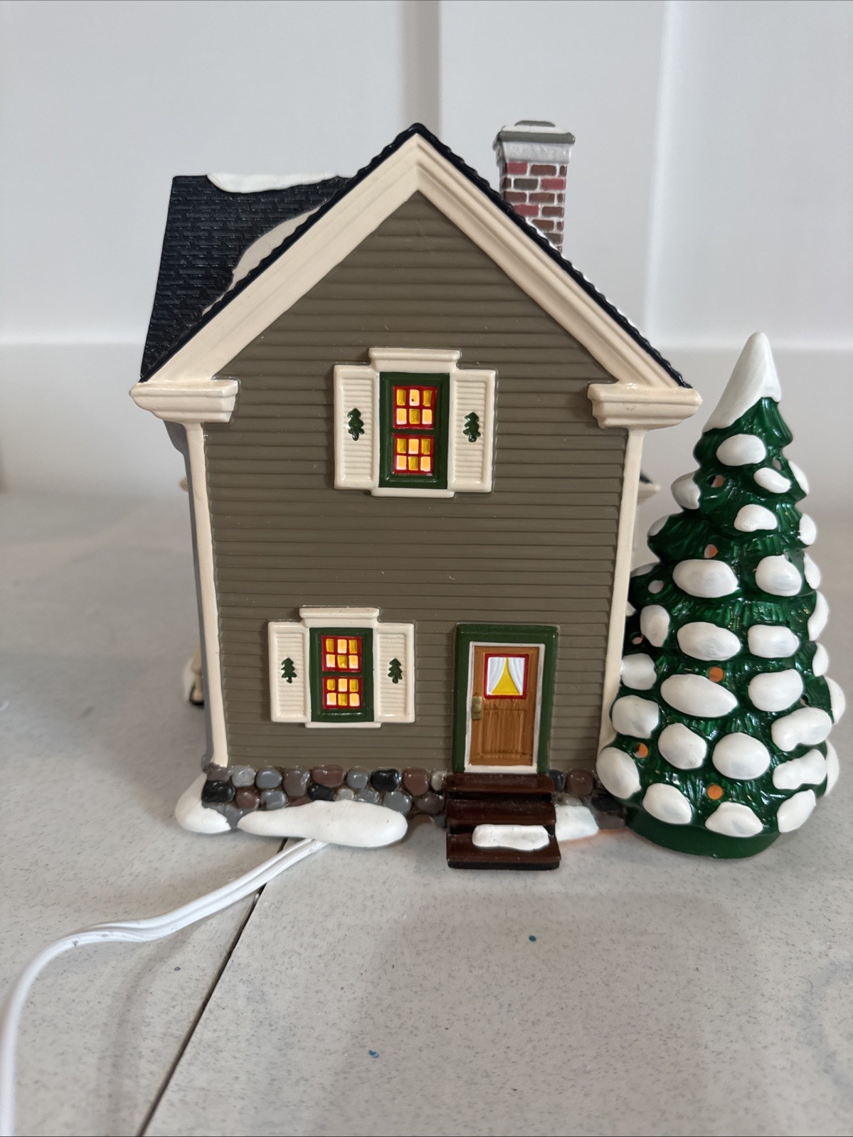 Dept 56 Snow Village 2001 Buck’s County Country Quilts and Pies 55072 READ NOTE
