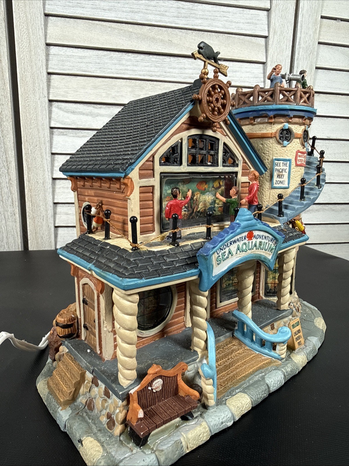 Lemax Coventry Cove “Underwater Adventures Aquarium” 2011 See-In Windows #15242