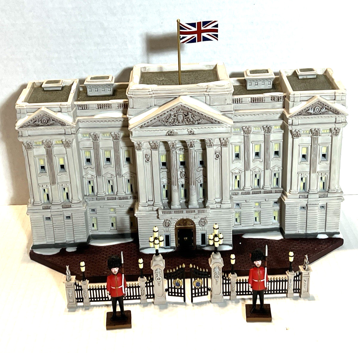 DEPT 56 BUCKINGHAM PALACE 58736 Landmark Historical Series, Numbered