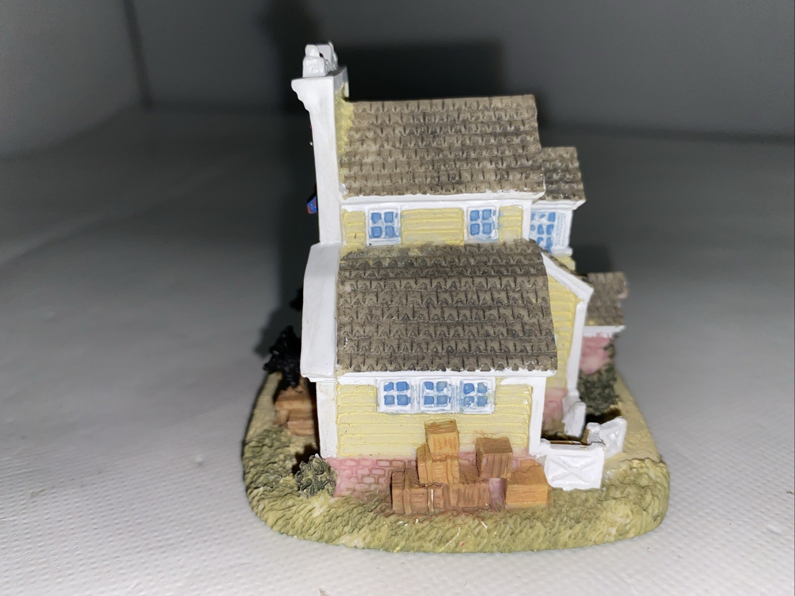 Clearance-OpenBox Vintage Liberty Falls Berghoff Butcher Shop Village 1997 AH131