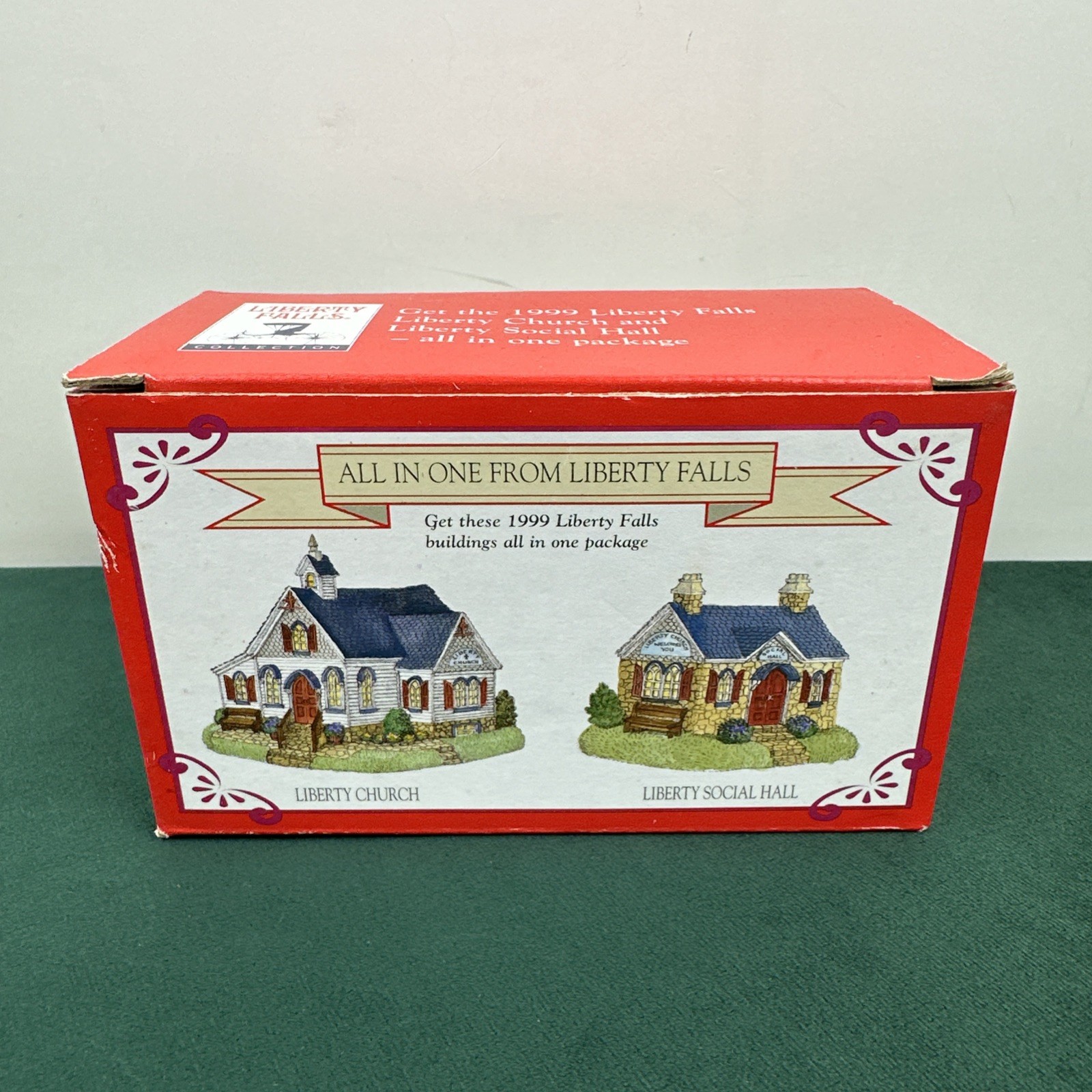 Liberty Falls Americana Collection Set of 2 Church and Social Hall 1999 HSE9