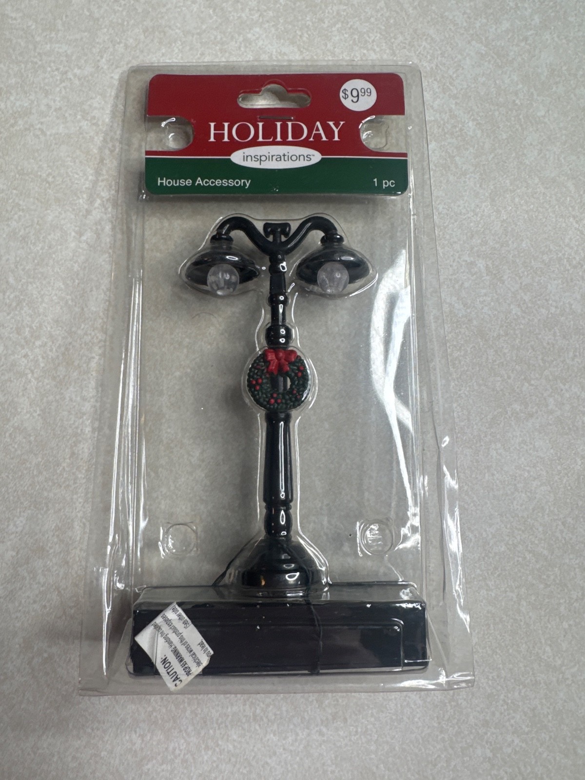 Holiday Inspirations Christmas Village Battery Operated Lamp Post LE2