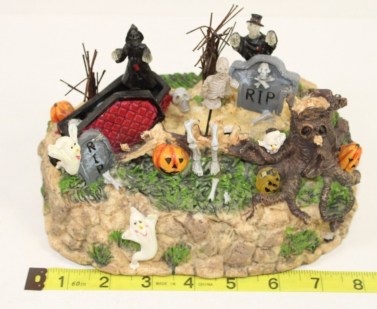 Halloween Lighted Animated Graveyard Scene – Unknown Maker