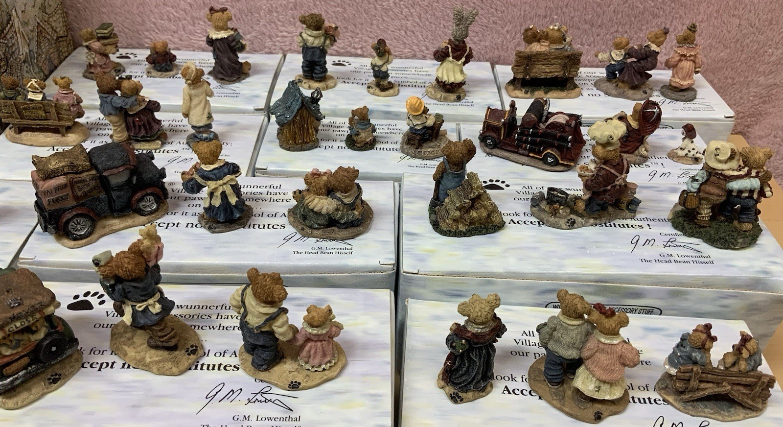 Boyd’s Bearly Built Villages Lot Of 13 Kringles Ben Chapel Woods Accessory Mini