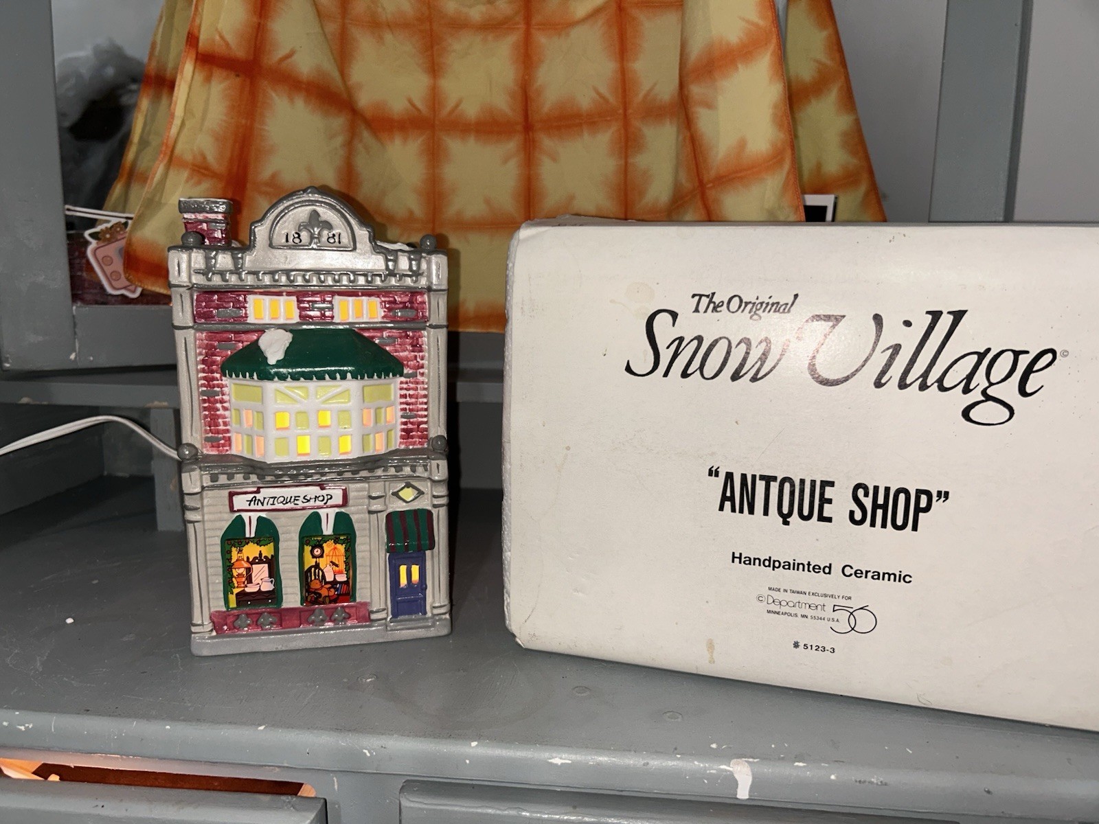 Department 56 Snow Village Antique Shop Illuminated Hand Painted Ceramic w/ Box