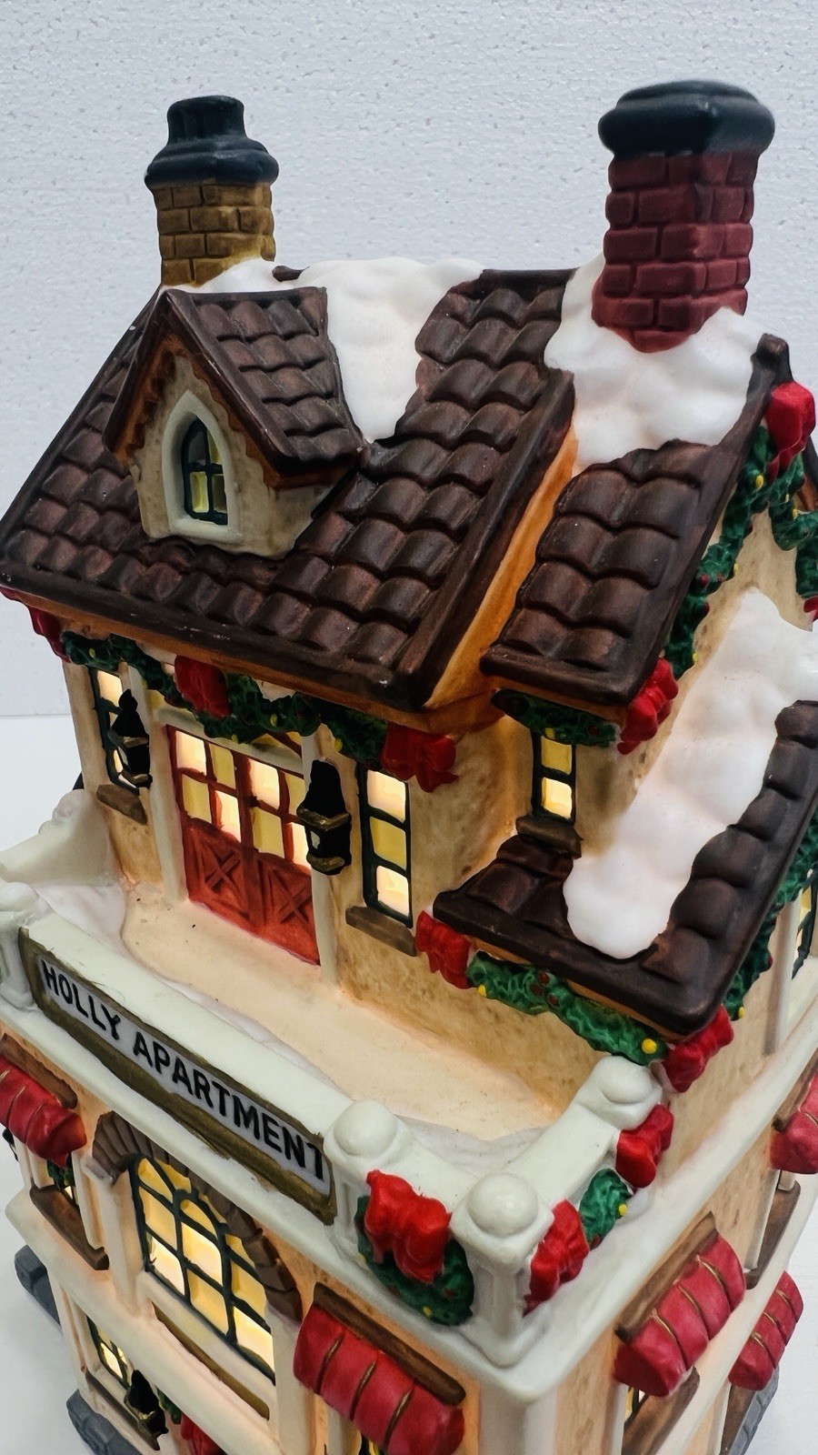 Copperfield Keepsake “ Holly Apartment ” Porcelain Lighted House Excellent !