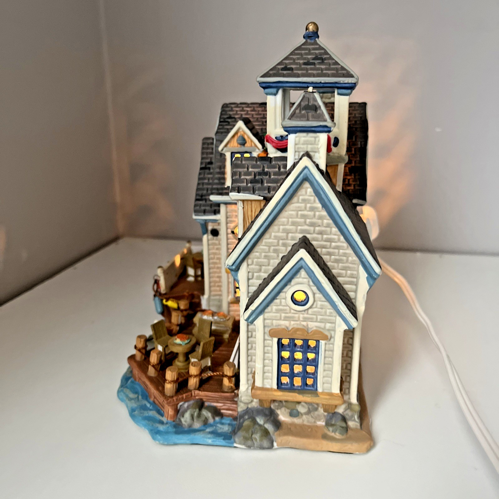 Dillard’s Winter Glen Lambrey’s Crab Shack Christmas Village Lighted Illuminate