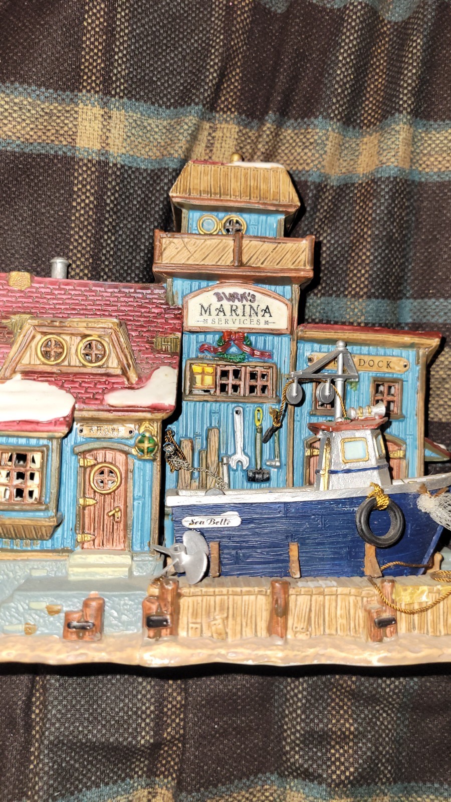 LEMAX Plymouth Corners BURK’S MARINA SERVICES 2002 Lighted Village House/ Read D