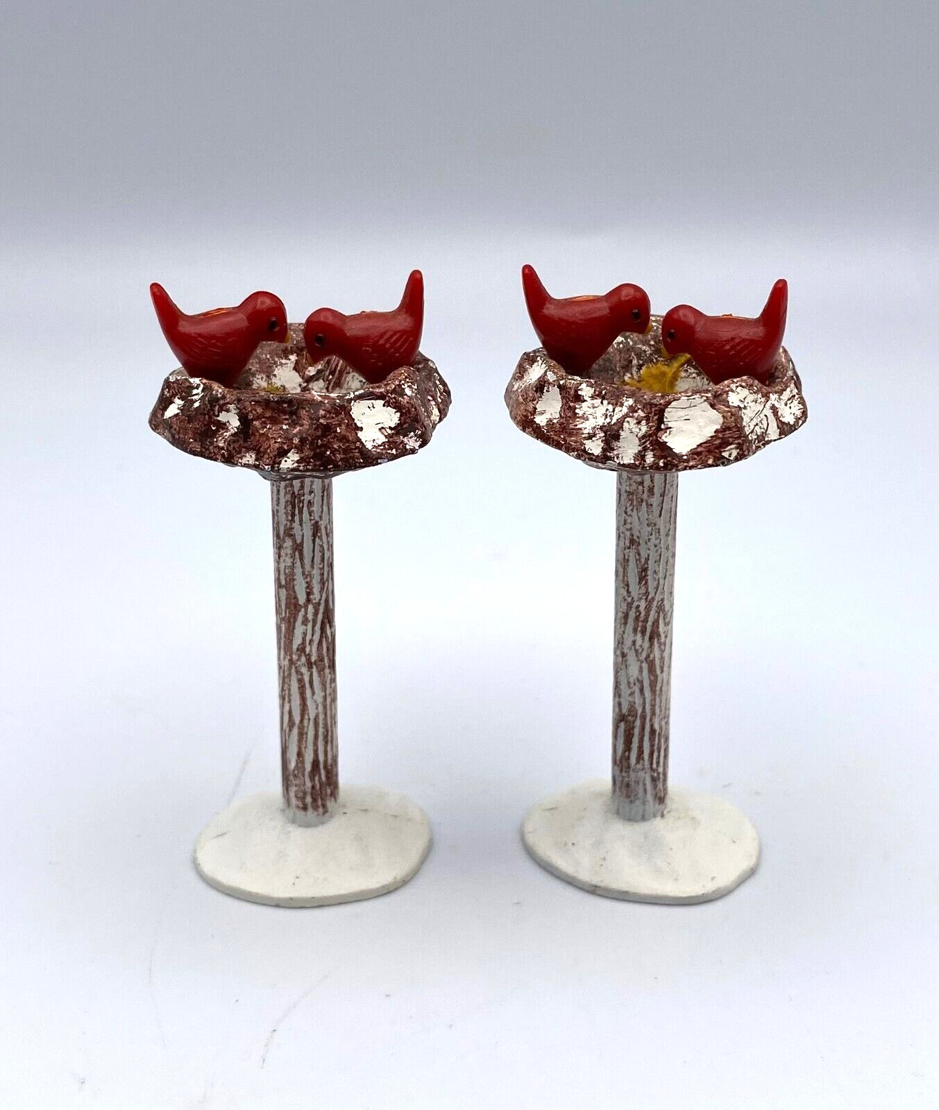 Vintage Metal Birdbath Red Bird Christmas Village Accessory 2.5″ Lot of 2 Taiwan