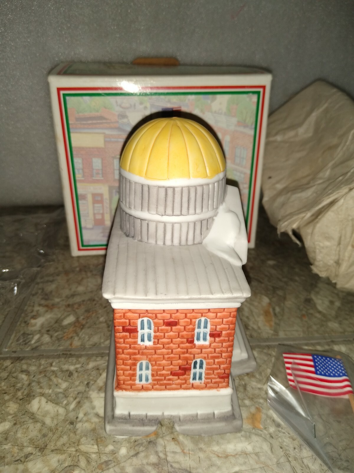 1993 Home Town America Landmarks The County Court House 7-1803 Christmas