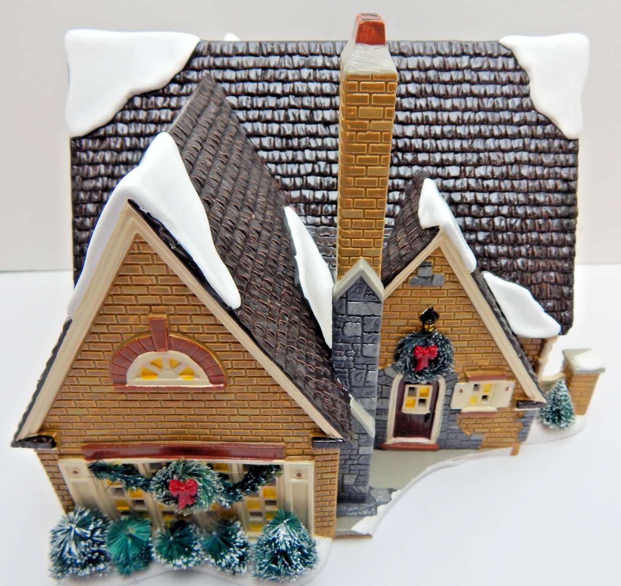 Dept 56 The Original Snow Village Stratford Tan #4036566PP w/Lt Cd/Bx/Slv (5