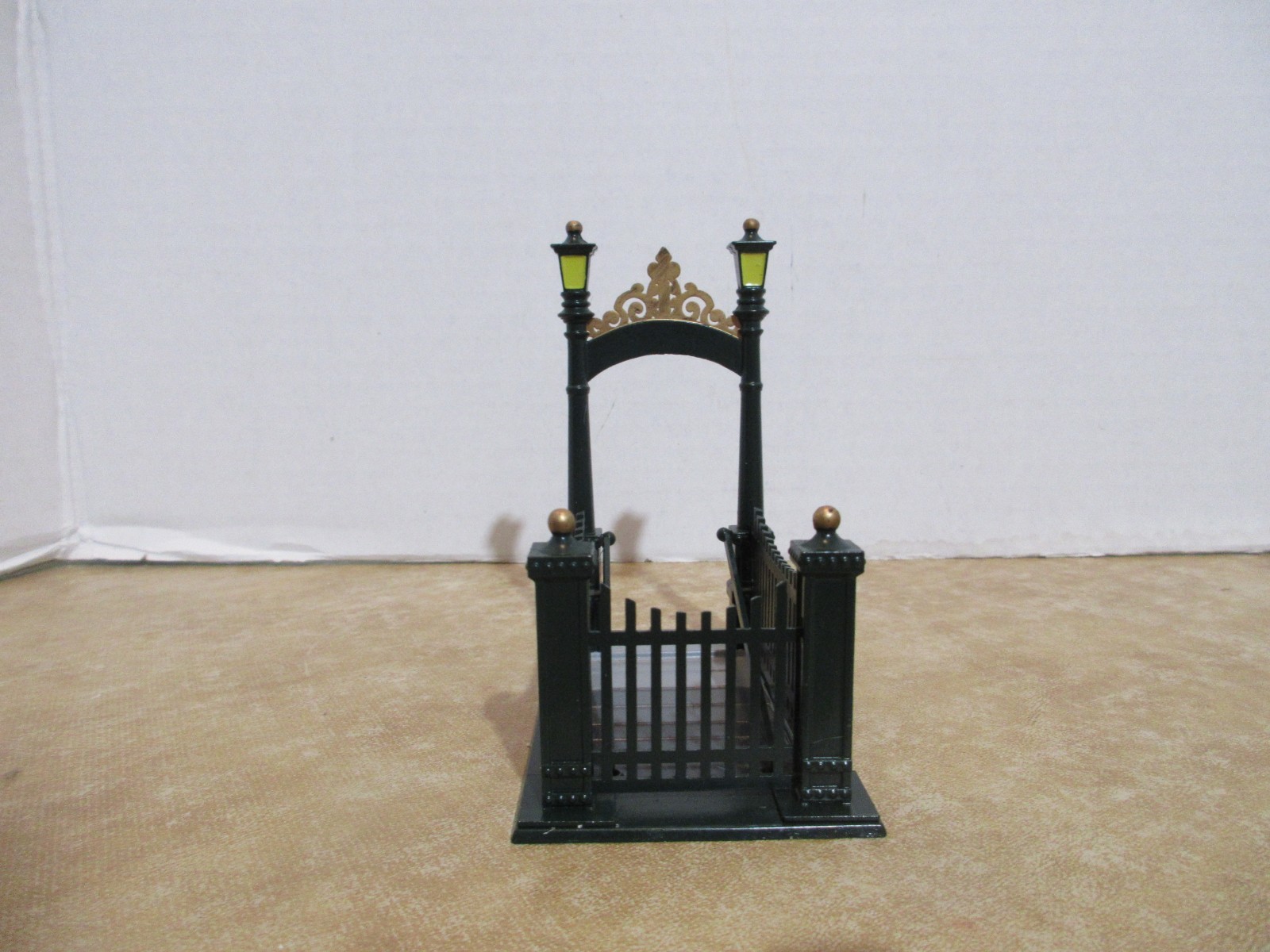 Dept. 56 Heritage 1991 CIC City Subway Entrance & 2 Sets Of Wrought Iron Fence &
