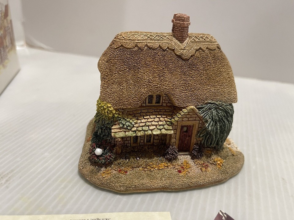 Lilliput Lane A Year In an English Garden Autumn Hues 1994