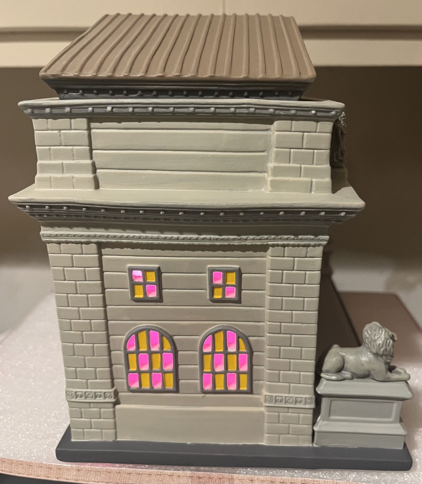 Department 56 GHOSTBUSTERS LIBRARY Lighted EX COND. HALLOWEEN Dept. 2023
