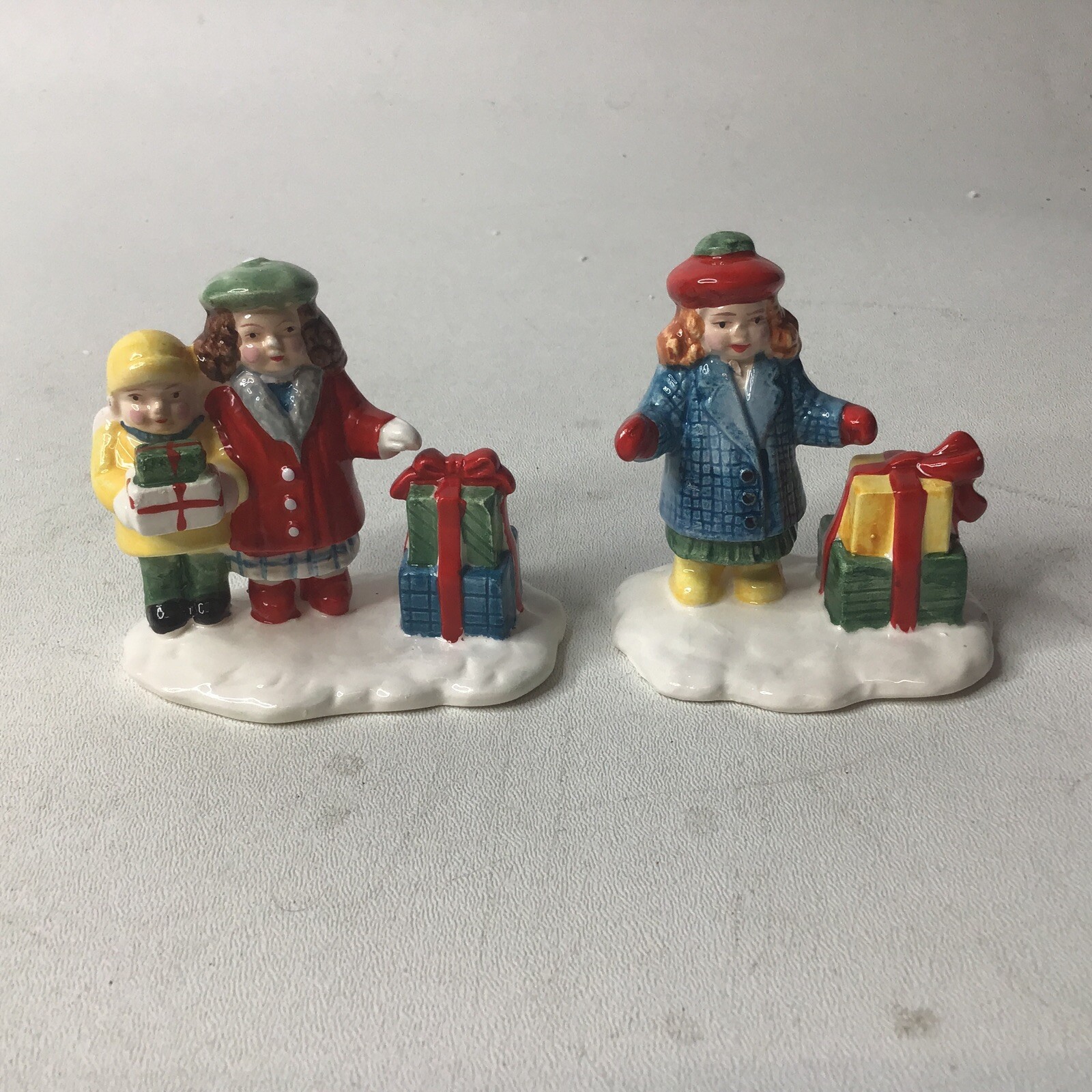 Department 56 Original Snow Village Figurines Shopping Girls with Presents 50962