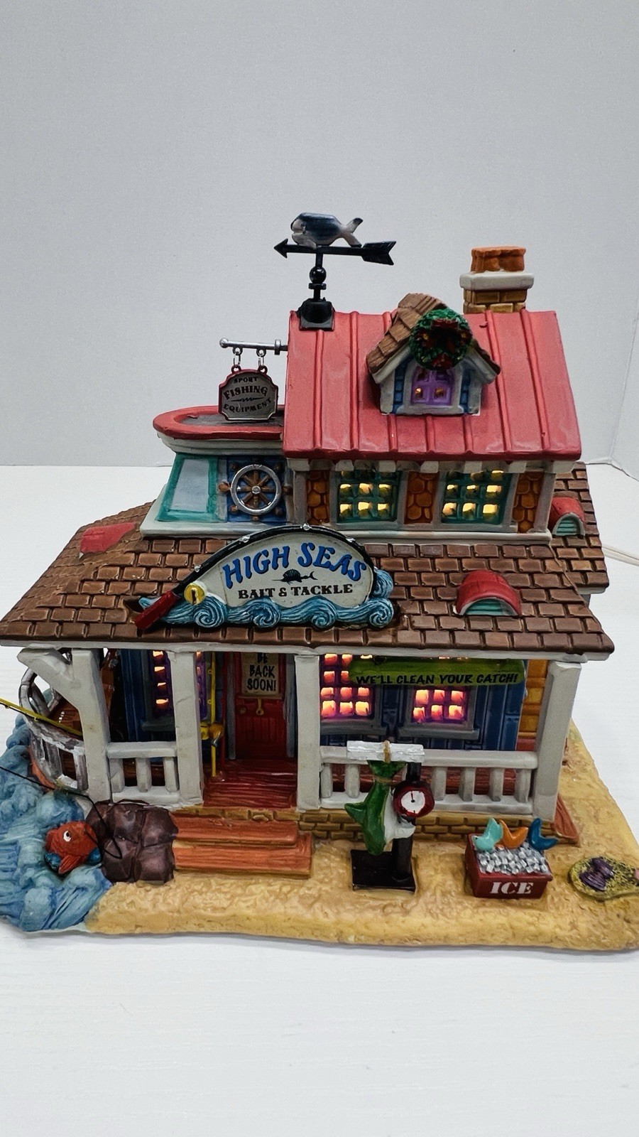 Lemax Plymouth Corners “ High Seas Bait & Tackle Shop” 25361 RARE & NEW !