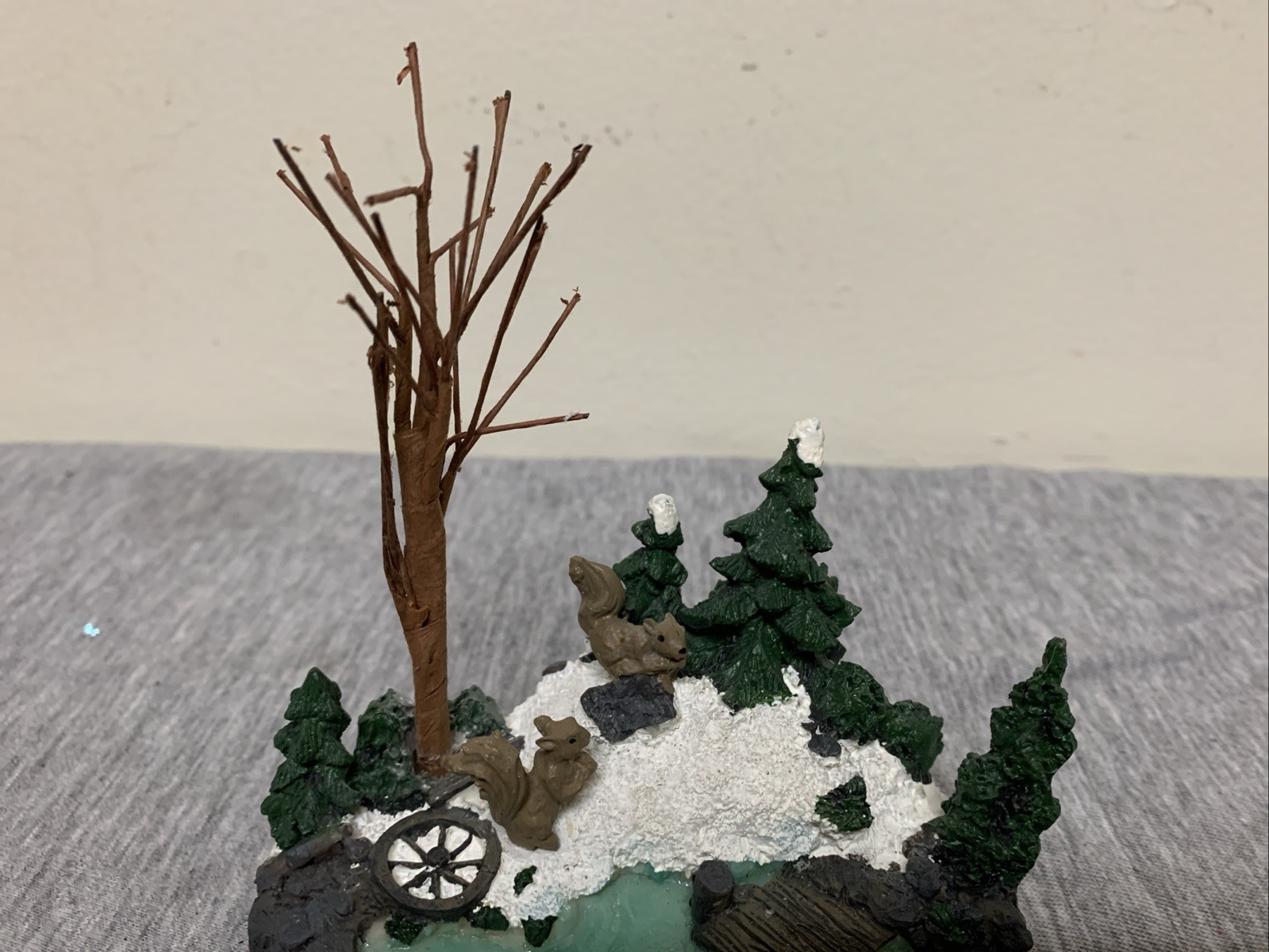 Vintage 2007 Holiday Inspirations Town Series Pond Figure
