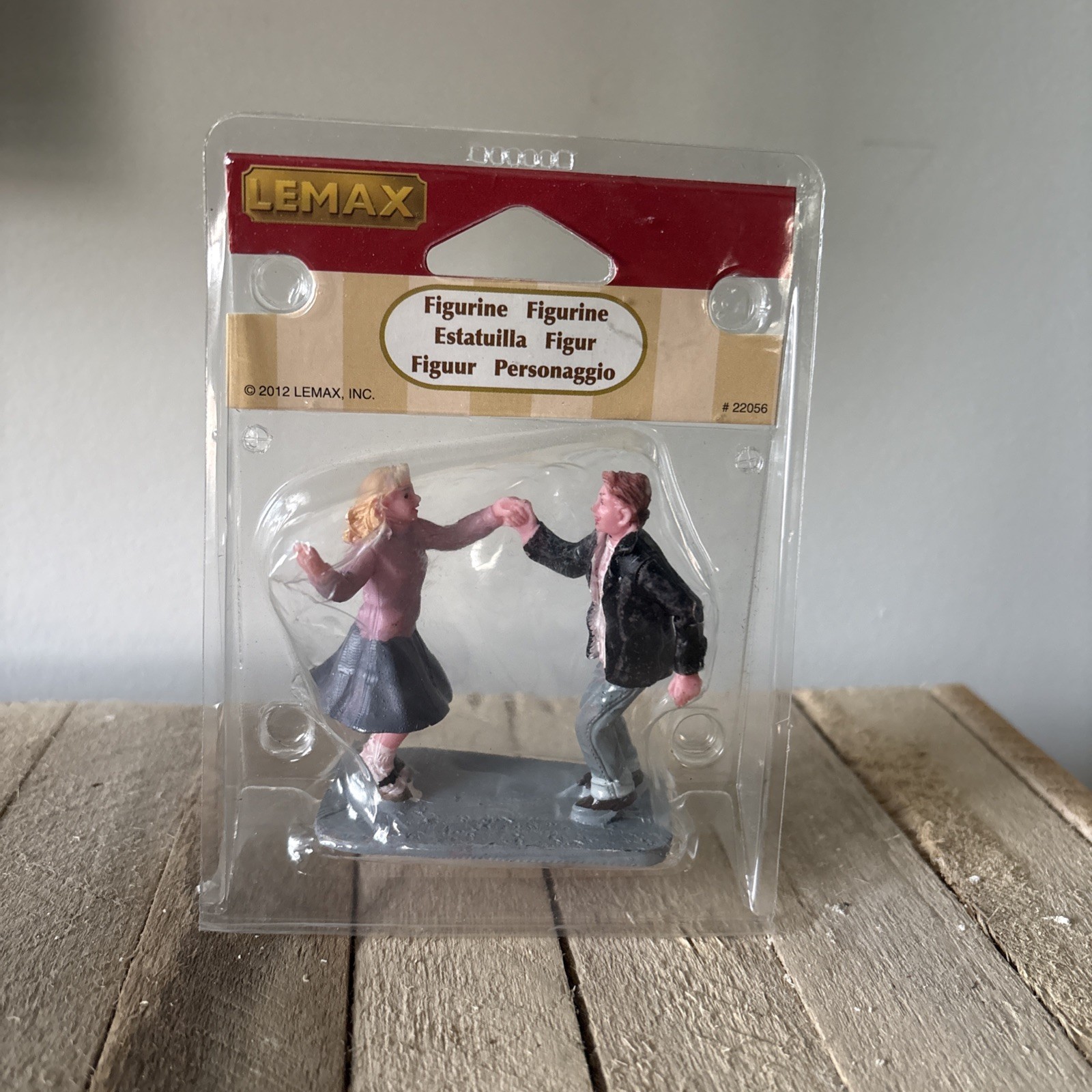 NEW 2012 LEMAX Jukebox Dancers #22056 Couple Dance Christmas Village 50s RETIRED