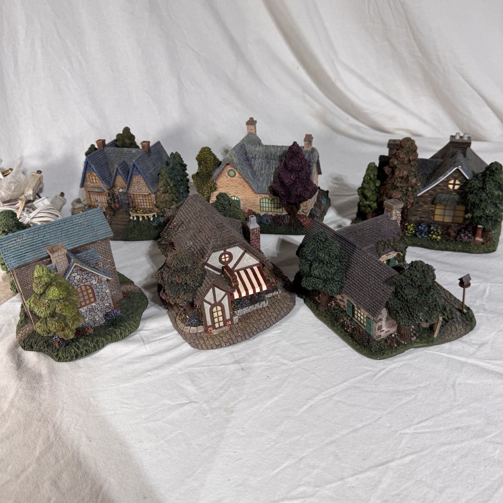 Lot Of 6 Hawthorne Village Thomas Kinkade Lamplight Village w/ Light Cords 01-04