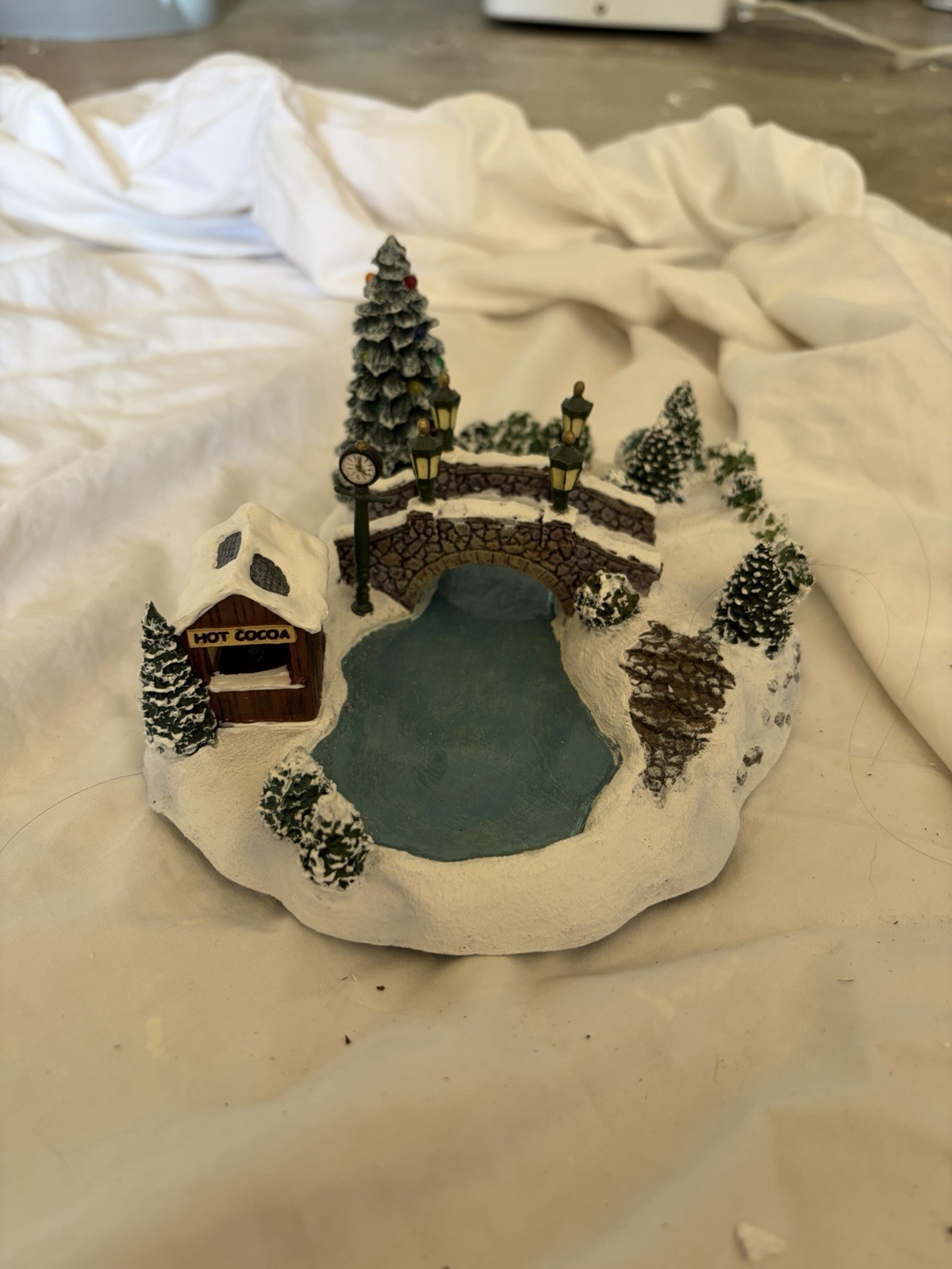 Thomas Kinkade Hawthorne Christmas Village set of excellent Hand Painted Homes