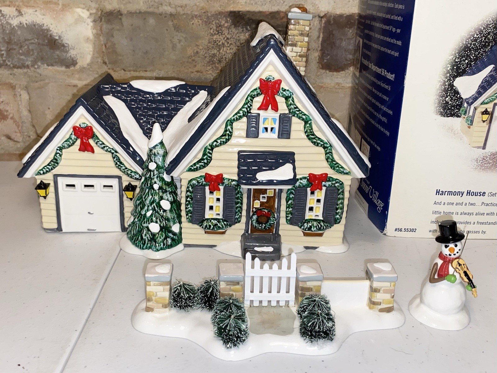 Collectors Boxed 2002 Dept 56 – Original Snow Village “Harmony House”