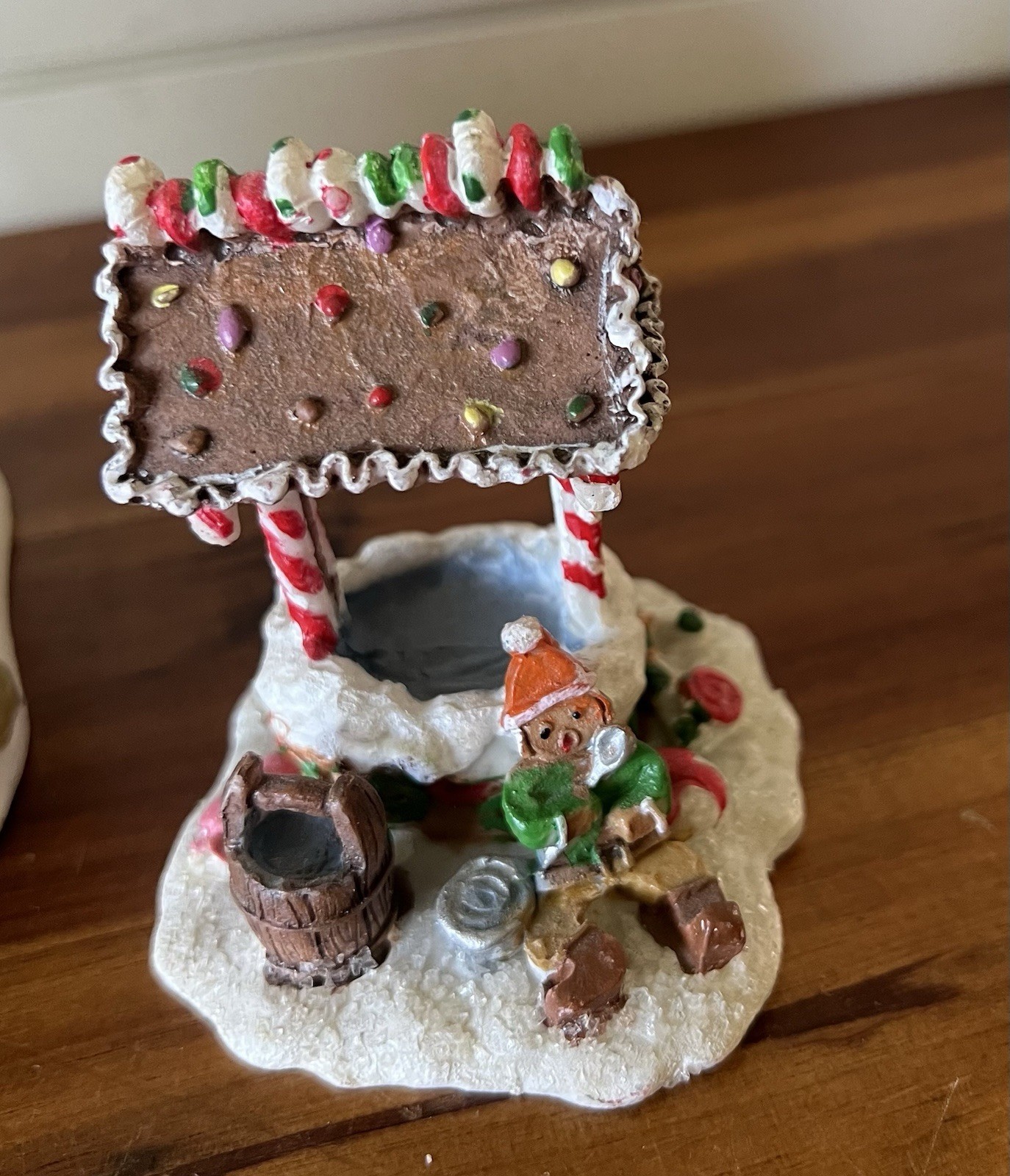 Greenbrier GingerFrost Lane Biscuit Factory 2005 & Wishing Well Christmas