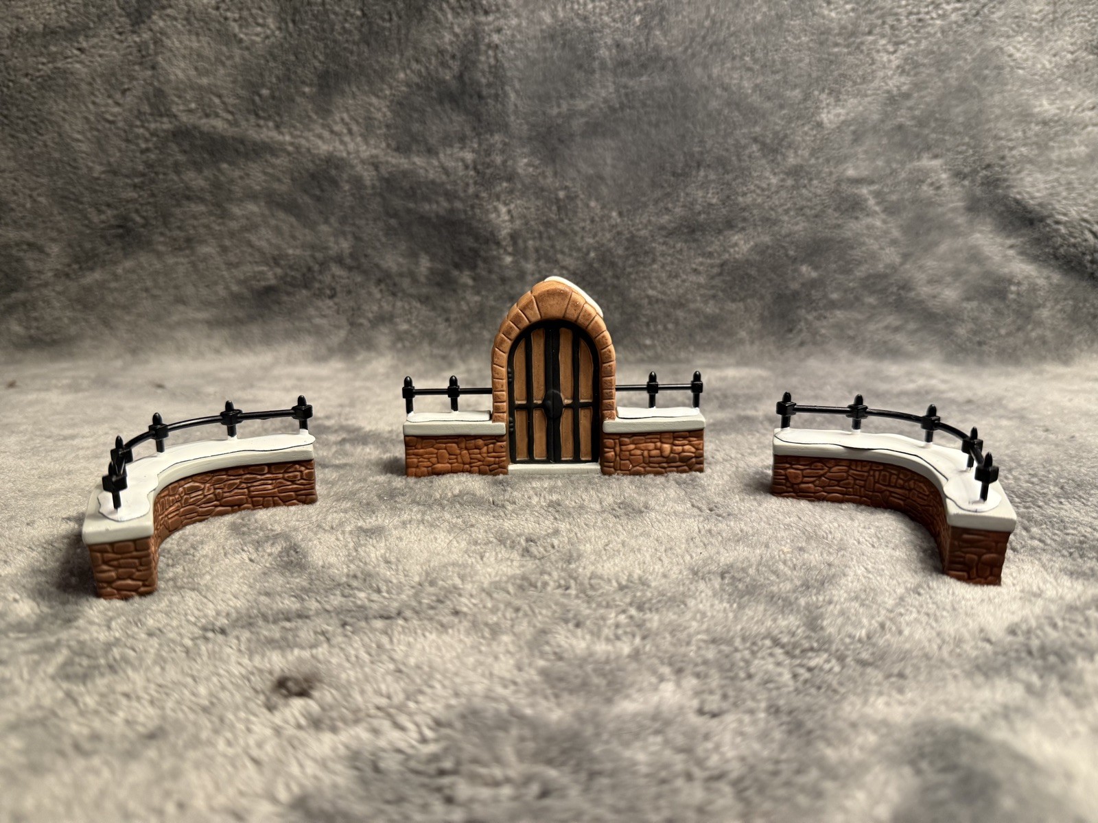 Department 56 Churchyard Gate And Fence